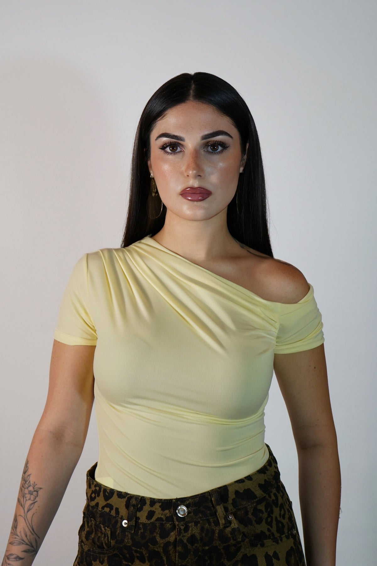 T-Shirt Kim — Giallo — Touché Shop